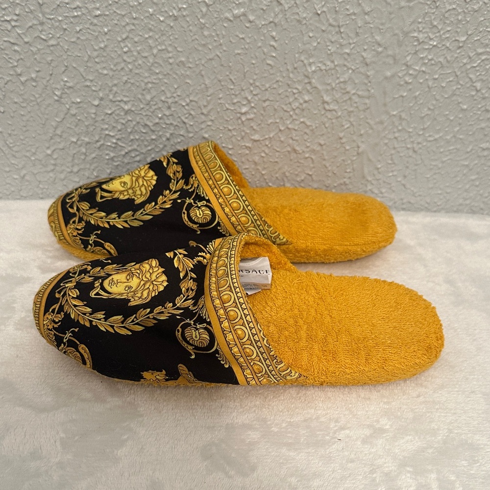 Versace Baroque Unisex Women's/Men’s Slippers in Black & Yellow,Medusa Head Logo - Picture 8 of 10